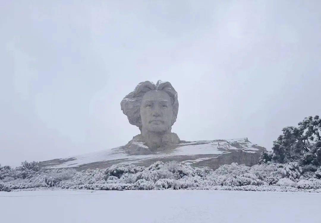 长沙岳麓山雪景图片