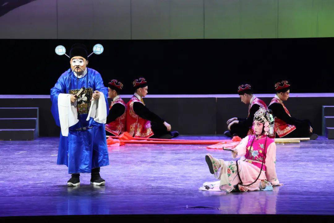 "培养青年演员,传承文化经典"花鼓戏《春草闯堂》亮相杜鹃花艺术节("