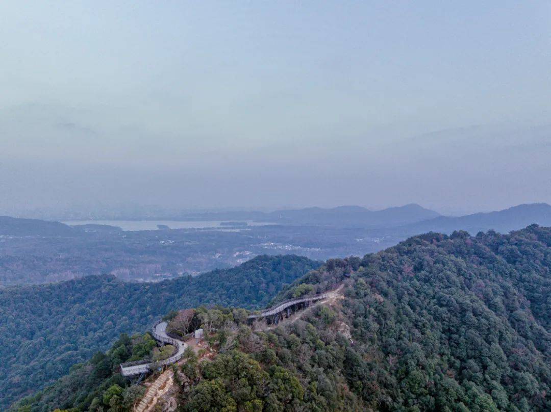 全景視野,天氣好的時候從西湖到西溪,觀景臺的視野極其開闊,探索杭州