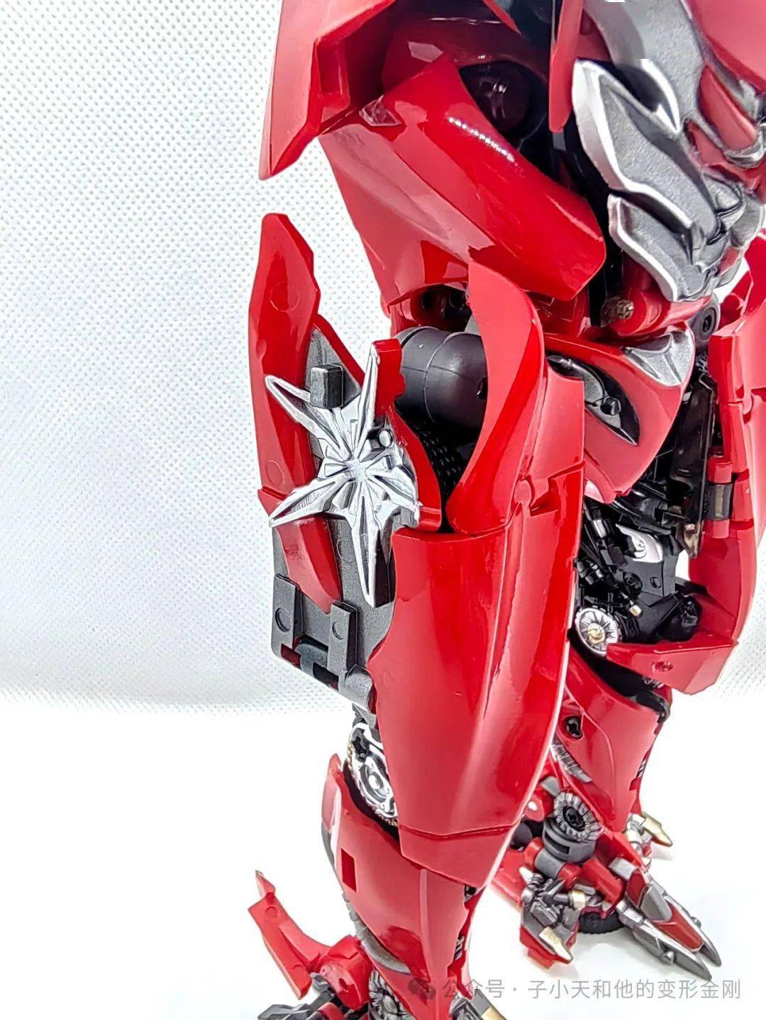 【评玩具】子小天:蟹子测评《ut新品来袭!高人气变形金刚迪诺登场!