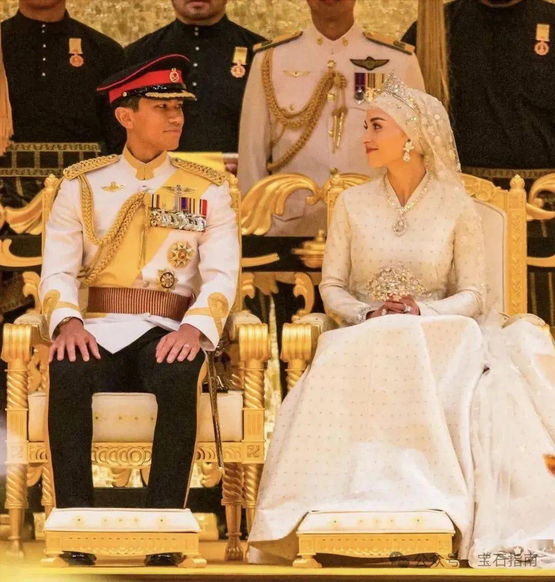 文莱最帅王子大婚到底有多壕？连办10日、头冠镶838颗钻石、代步全靠劳斯莱斯！_搜狐网