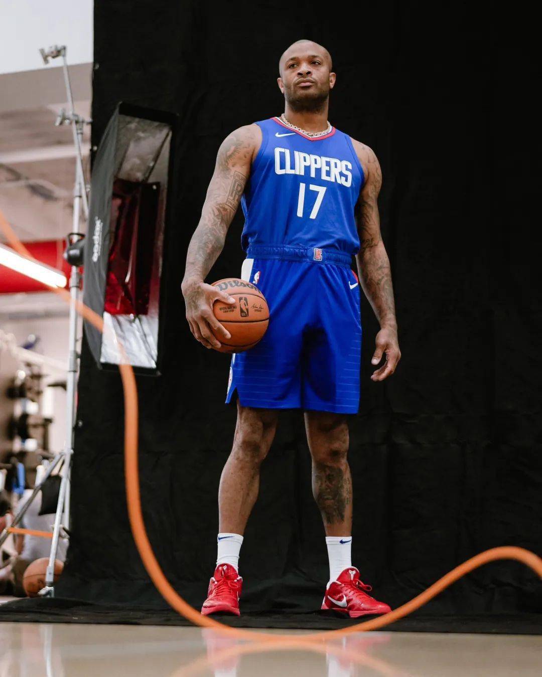 没错,他就是这赛季被交易到快船的pj塔克