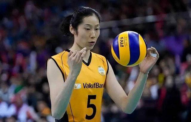 中国女排巨星朱婷:用比赛奖金还清家中债务,如今父亲最操心婚事_生活