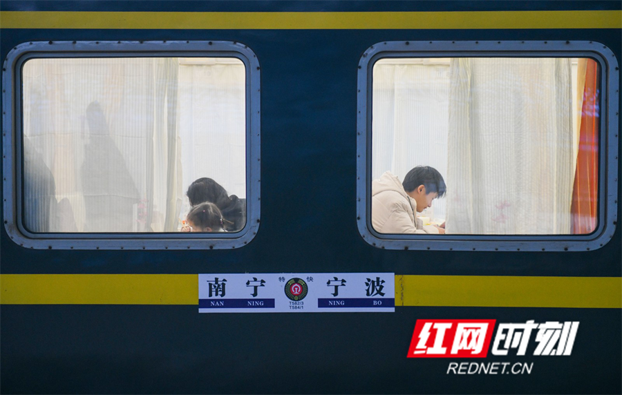 春运开启前,道州火车站加强