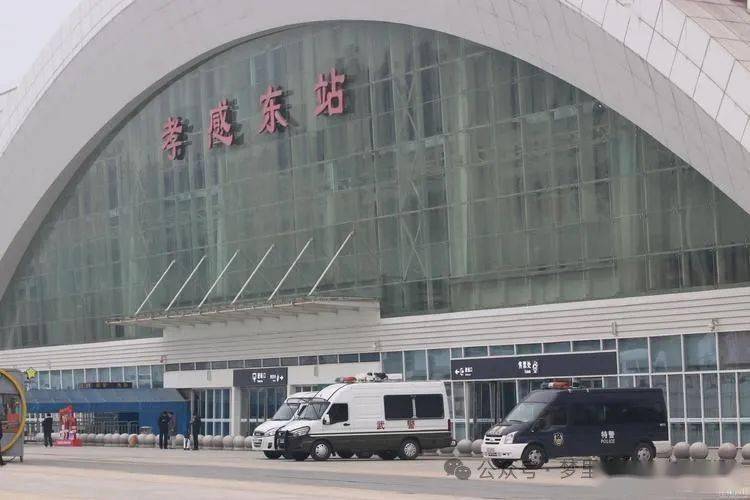 哪怕一路风尘,回家也是幸福:春运首日直击孝感三大站_旅客_车站_进站