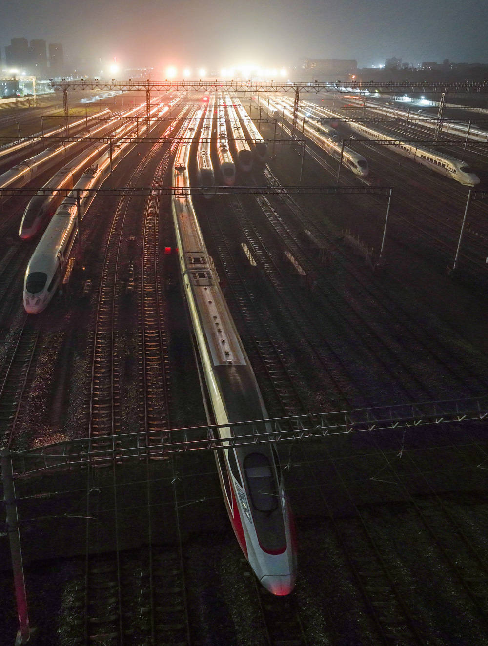 图片新闻 | "陆地航母"霸气出征_重庆_动车_春运