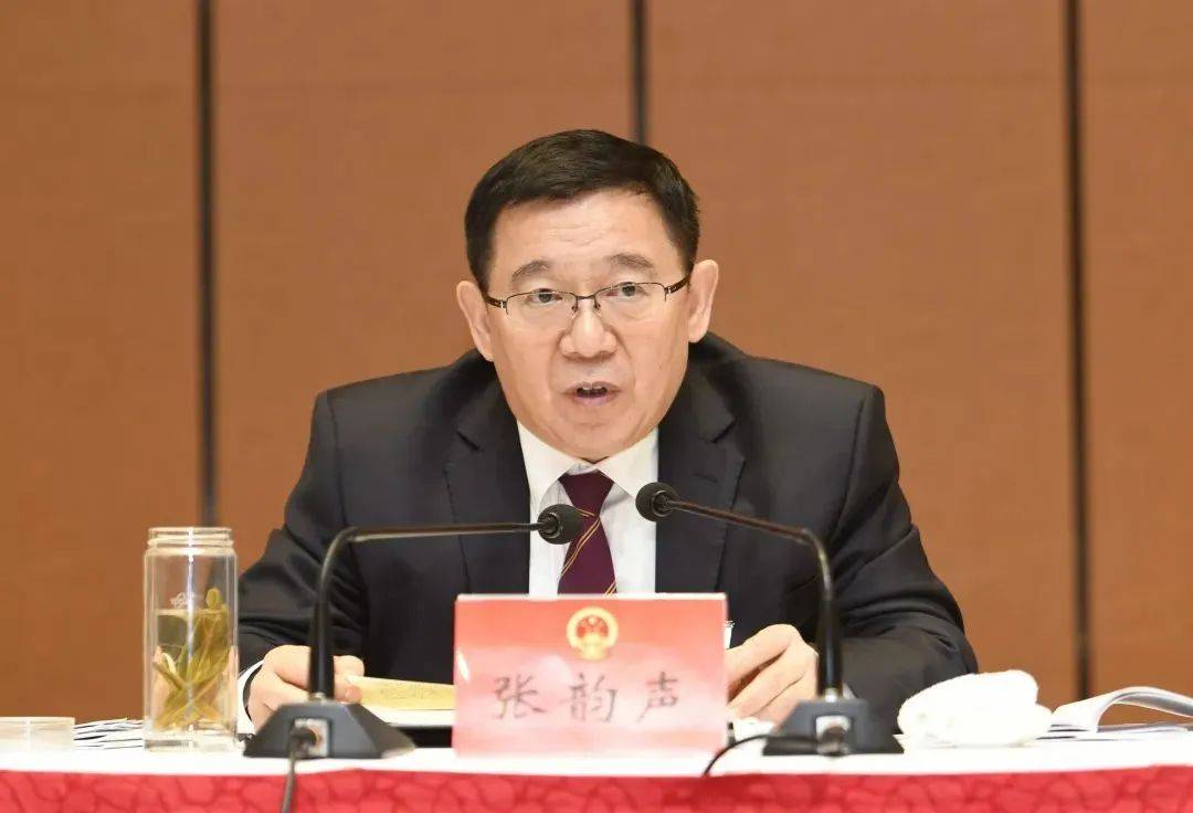 资料图公开简历显示,张韵声出生于1964年2月,黑龙江五常人,早年在