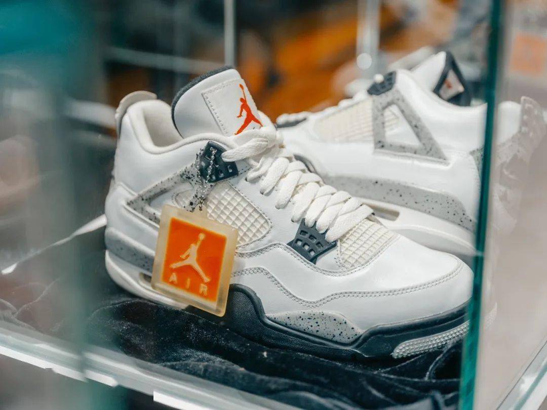 鞋盒里的记忆 · air jordan 4 retro "bred reimagined"|soar 主题