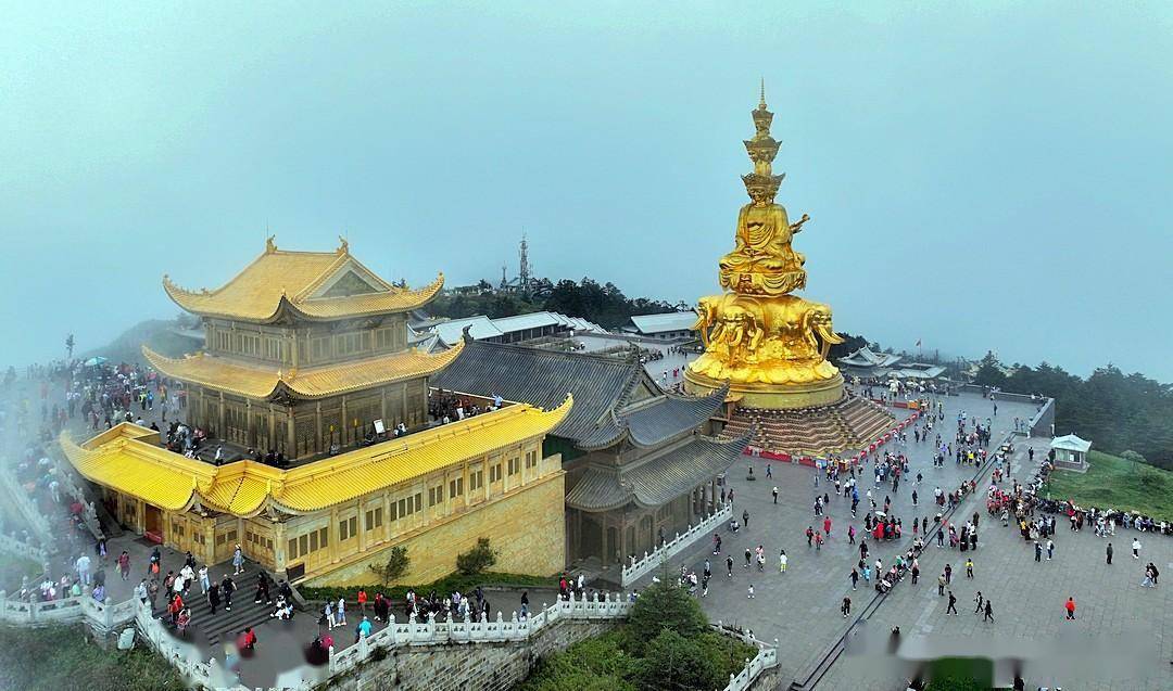 《成都行》云雾缭绕的峨嵋山金顶_峨眉山_云海_游客