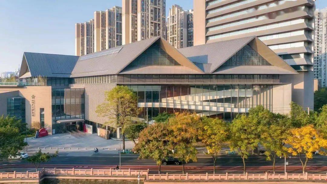 四川大学博物馆是中国西南地区建立最早,也是中国第一座综合性大学