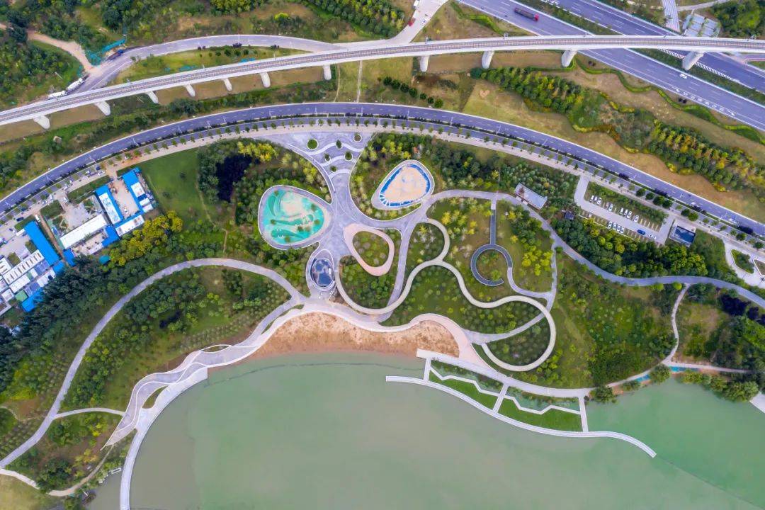 彩翼蝶舞,圆梦蝶湖 | la理事臻品_公园_生态_设计