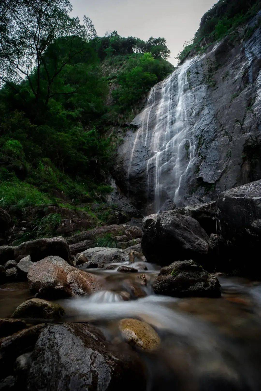 出发,石台醉山野!一站式体验峡谷风光和溶洞奇观!