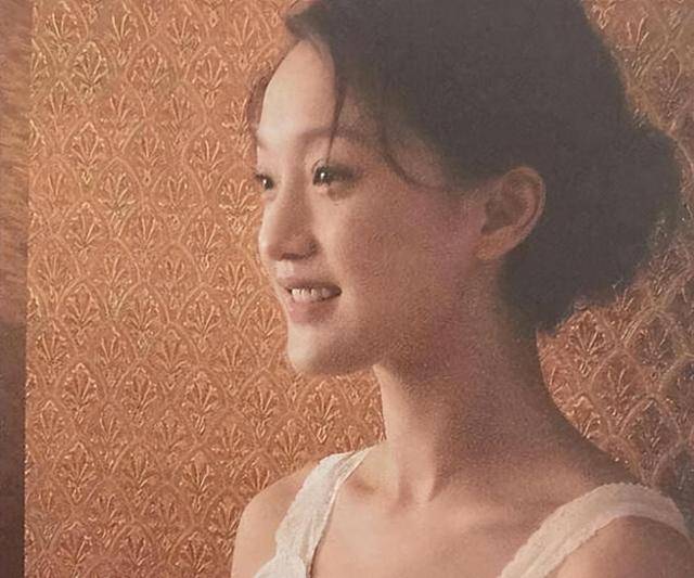 除了年龙寺的线索外,这位娱记还称周迅可能已经怀孕.