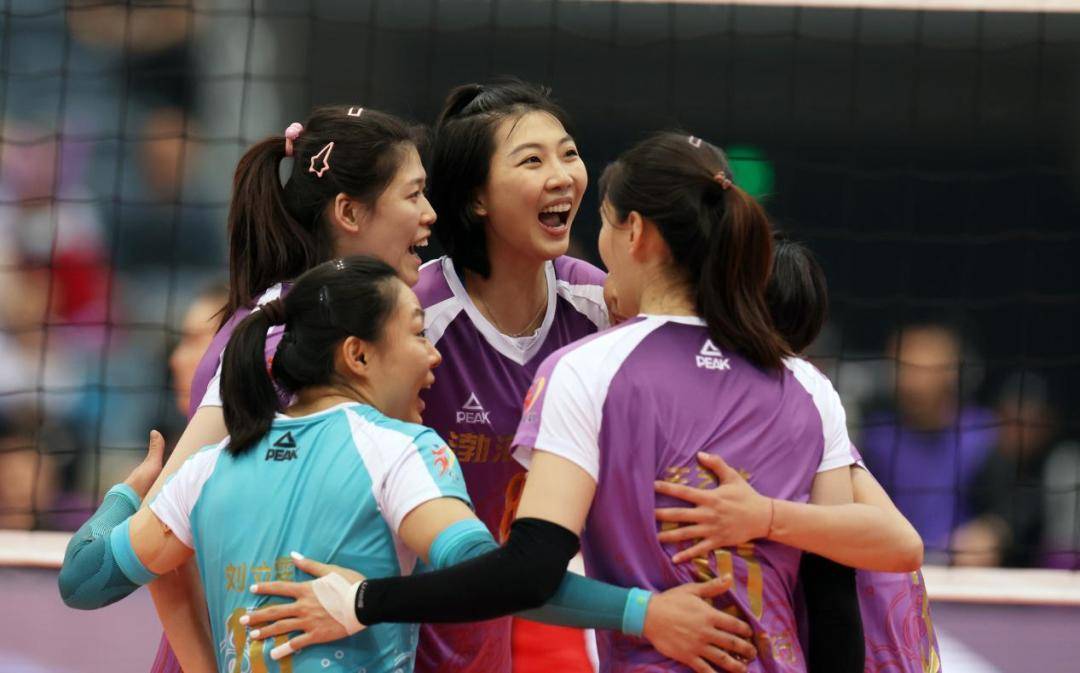 天津女排距卫冕一步之遥_比赛_刘美君_上海女排