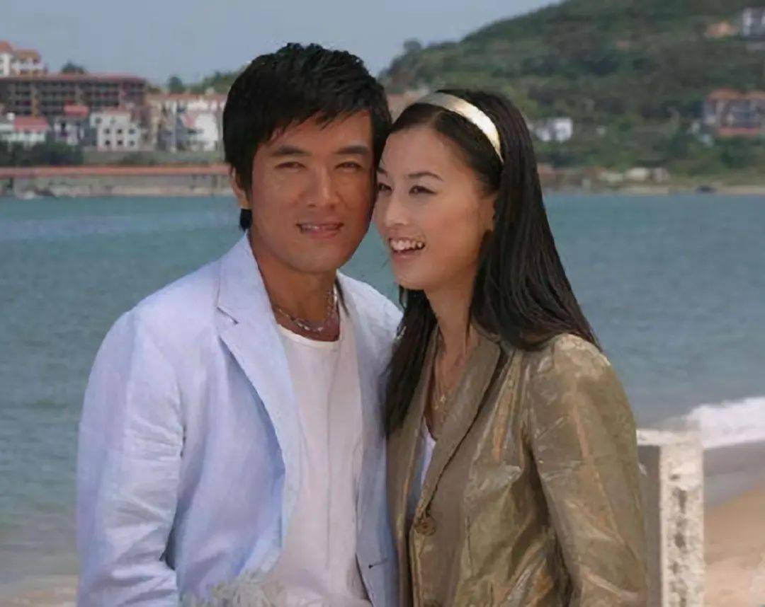 杨子黄圣依带货翻车!170万腊肉只售出一单!商家报警,气炸了!