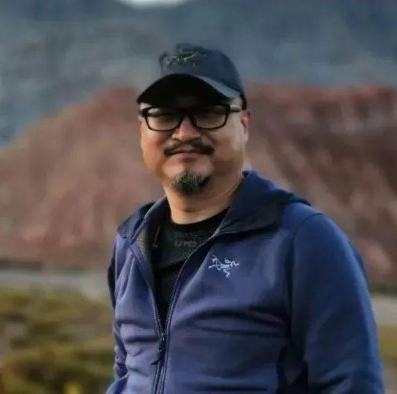 《永远的二七塔》,电视剧《为了新中国前进》电影《冰山下的来客》