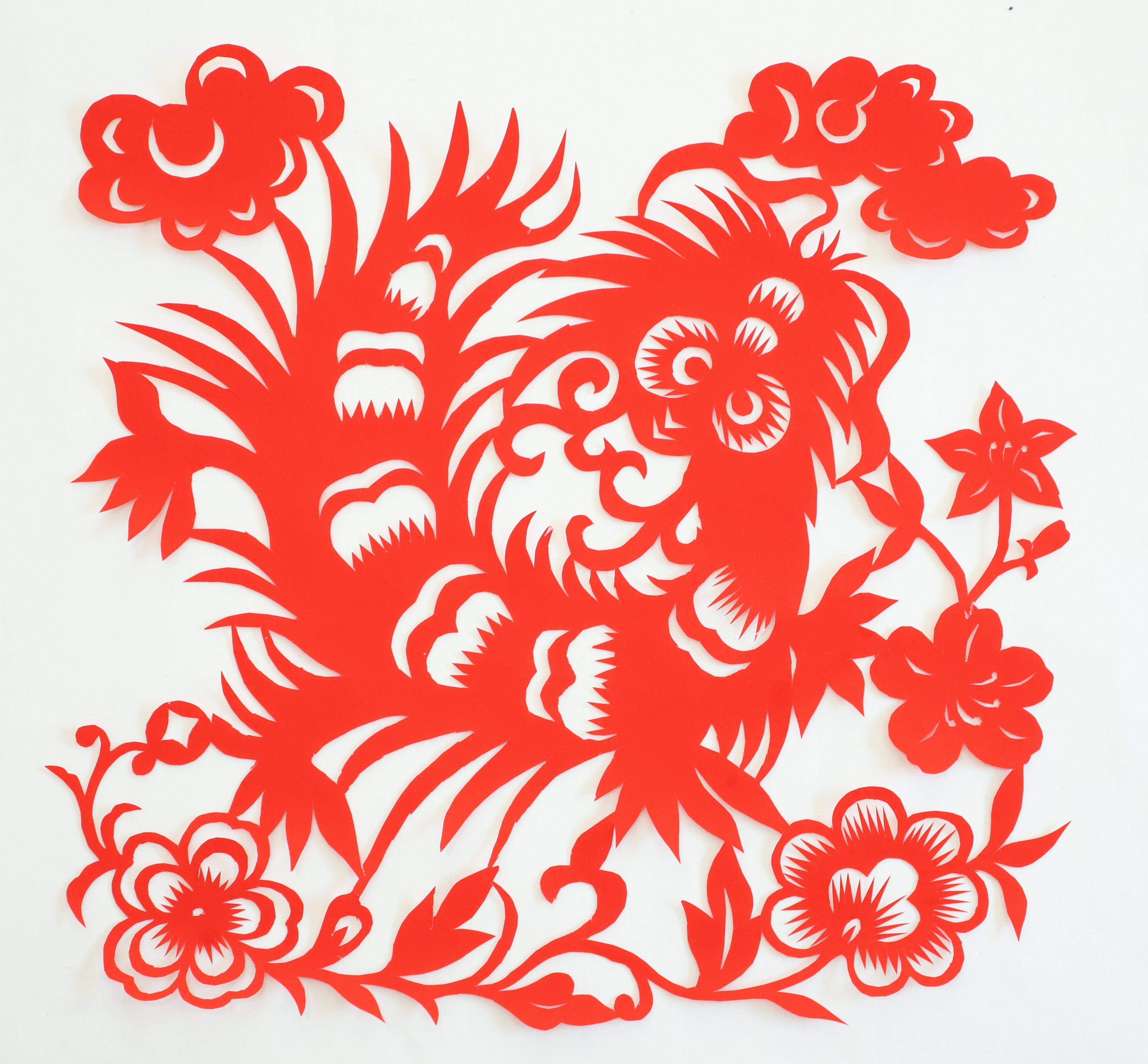 辅以花卉组成的吉祥纹样,通过彩绘剪纸的技法,令整组图案
