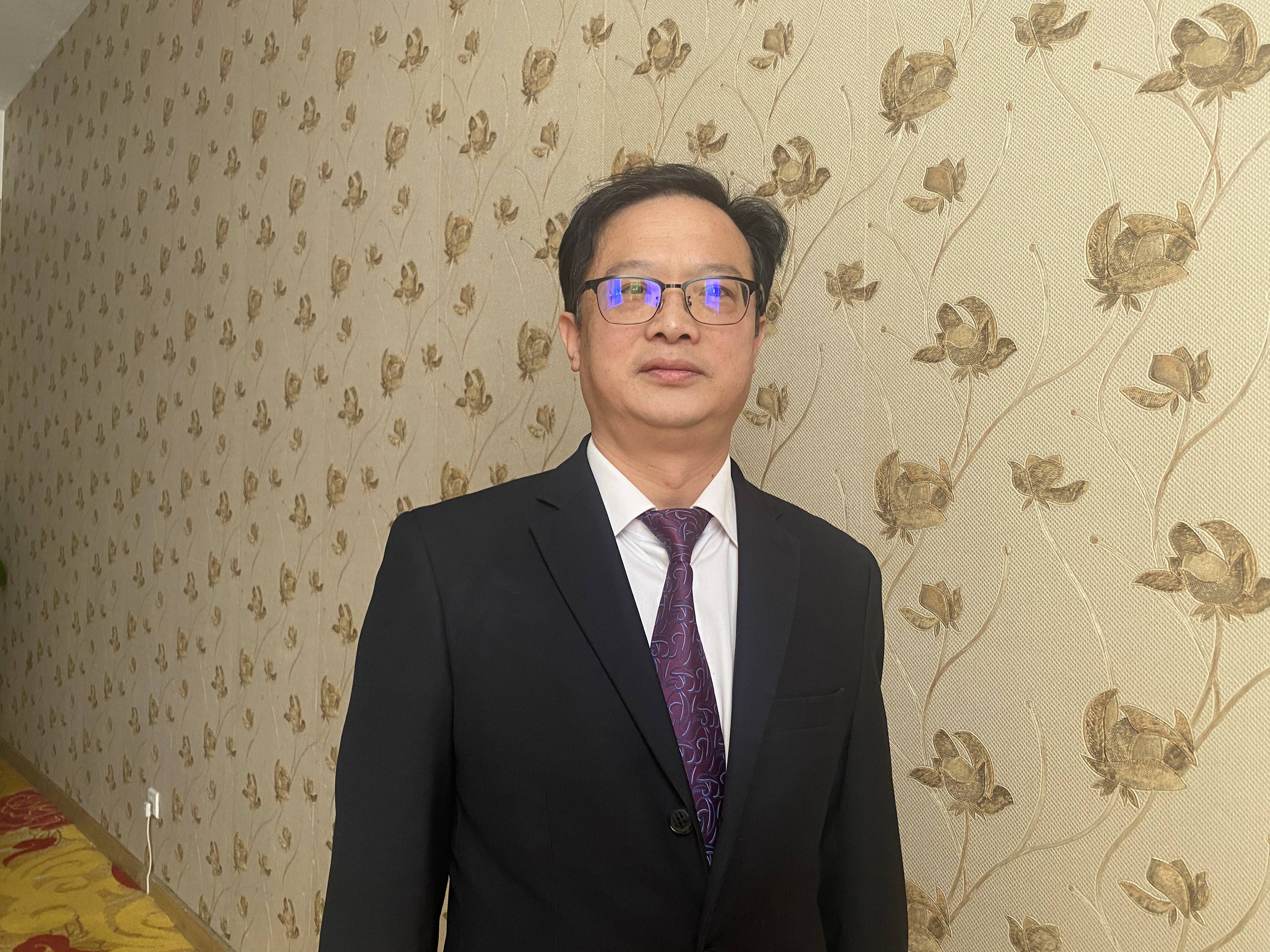 两会会客厅政协委员金涛从实进高强严看政府工作报告