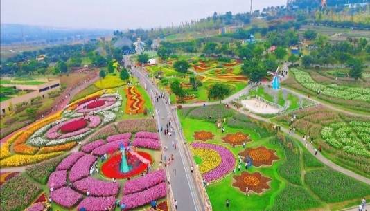 "五龙山音乐百花谷"位于新都万科五龙山,是集旅游观光,摄影取材,宴会