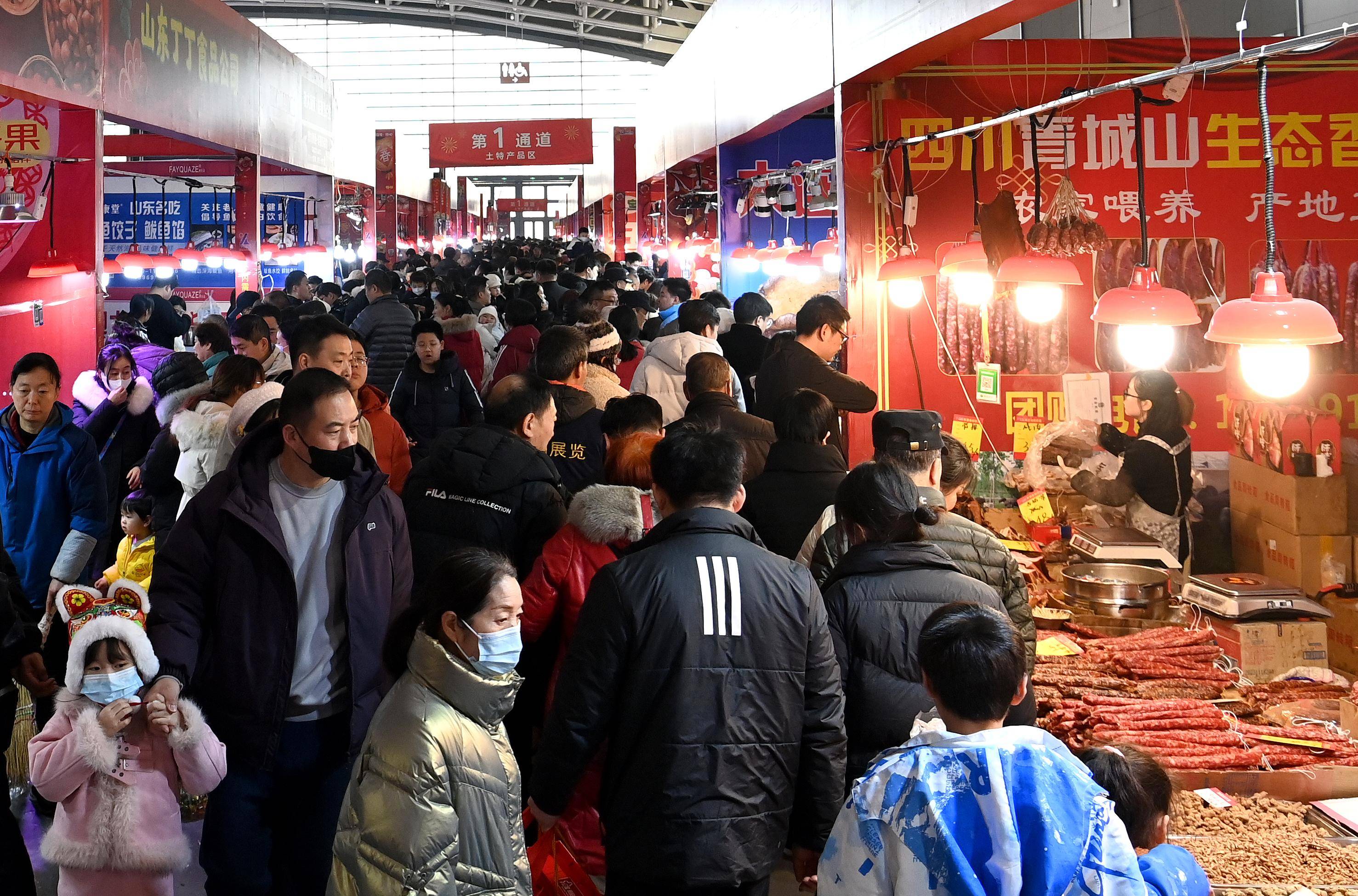 新春走基層丨年俗集市供需兩旺_西安_劉瀟_市民