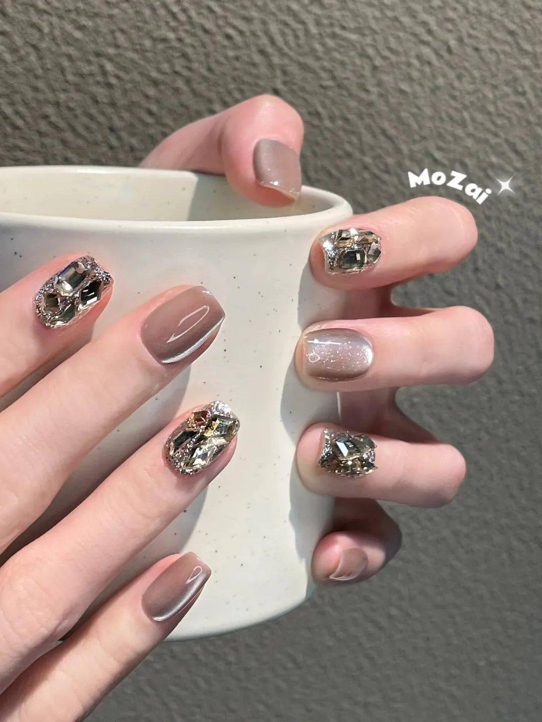 新春美甲特辑③| 一期爆闪猫眼美甲分享,高贵又显白