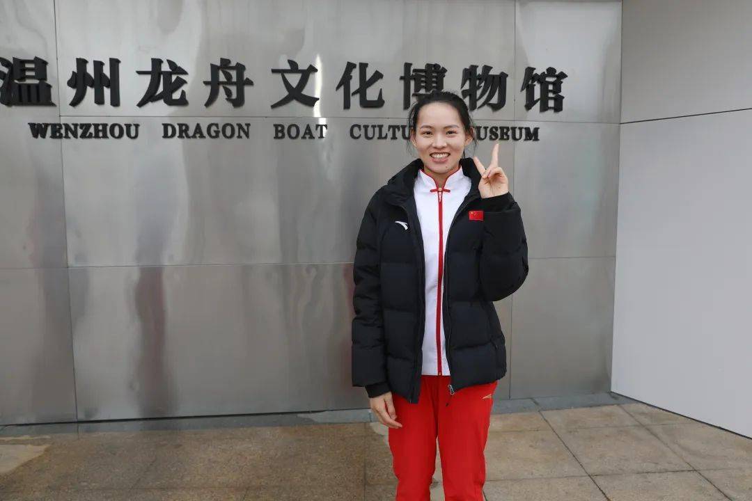 薛丽娜和李舒琪伦敦奥运会游泳季军吕志武来源丨温度新闻