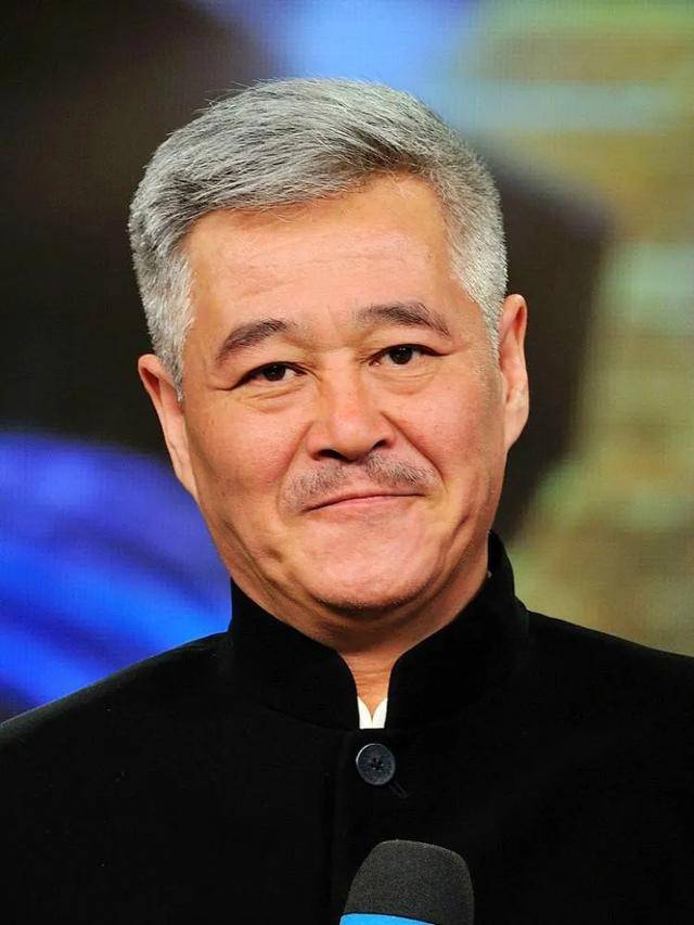 赵本山,这个名字在中国几乎是家喻户晓.