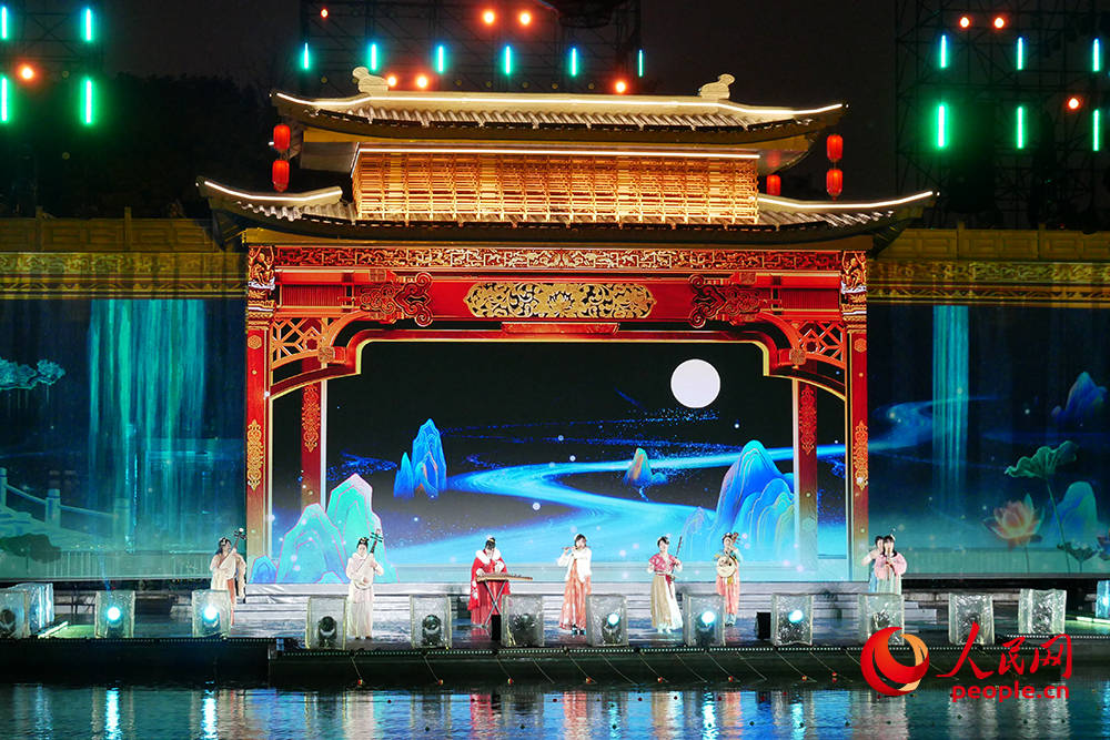 “点亮中国灯”！2024龙年灯会灯彩迎新春全国主会场活动在南京启动-阳光明媚