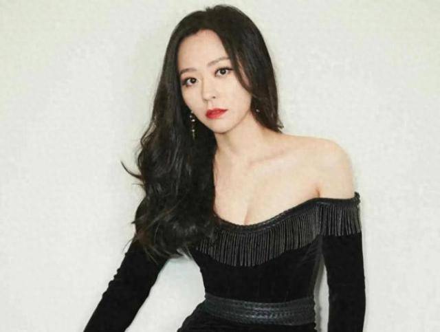 张靓颖的艰难成名路,如今离婚已6年,她的现状如何?_冯珂_母亲_女儿