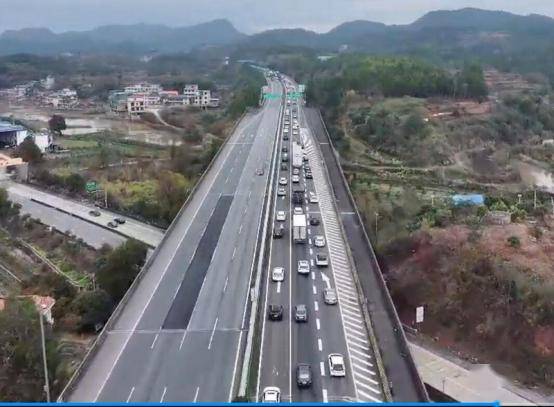 图源:韶关交警(一)往湖南方向可从乐广高速梅花北,坪石西收费站下高速