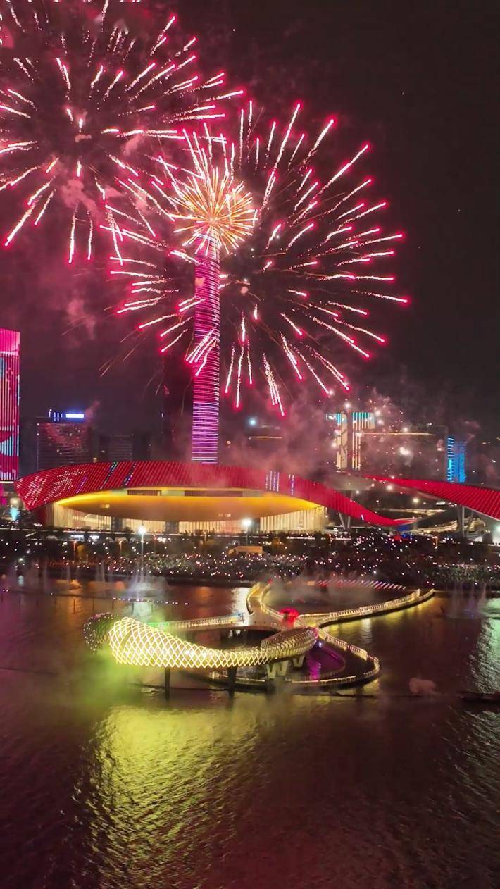 过"酥"年 乐吴江丨东太湖音乐喷泉&烟花秀观演指南请收藏!