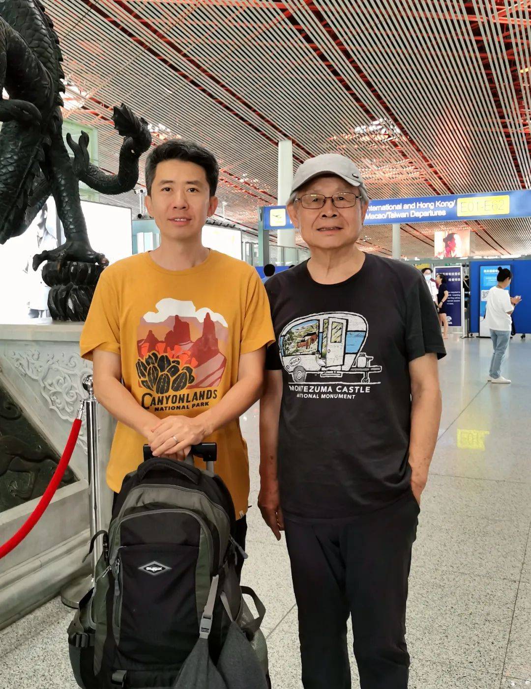 皆为作家的情况,比如蔡邕,蔡文姬父女;司马懿,司马师,司马昭父子;陆机