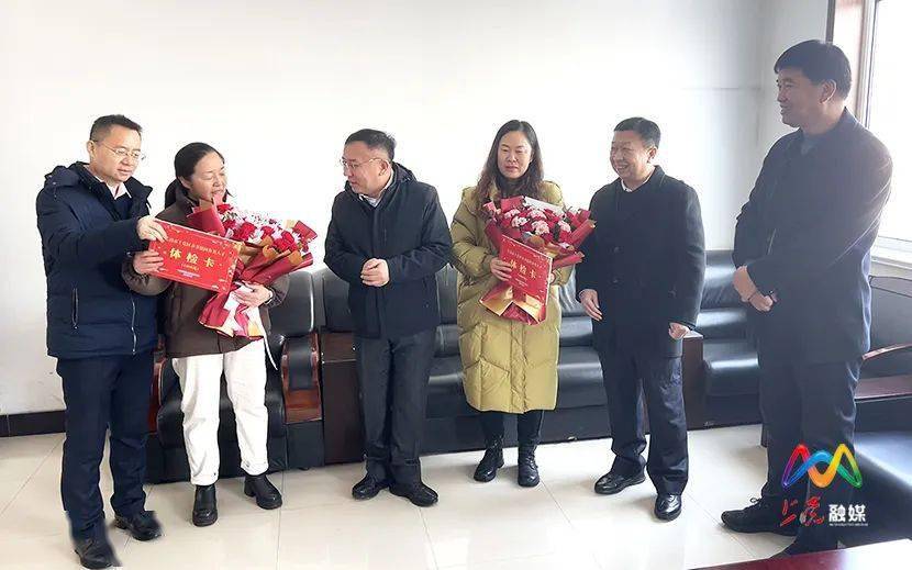 区领导侯立峰,郭建勇,张五清一行先后走访慰问了西池乡西池村困难群众