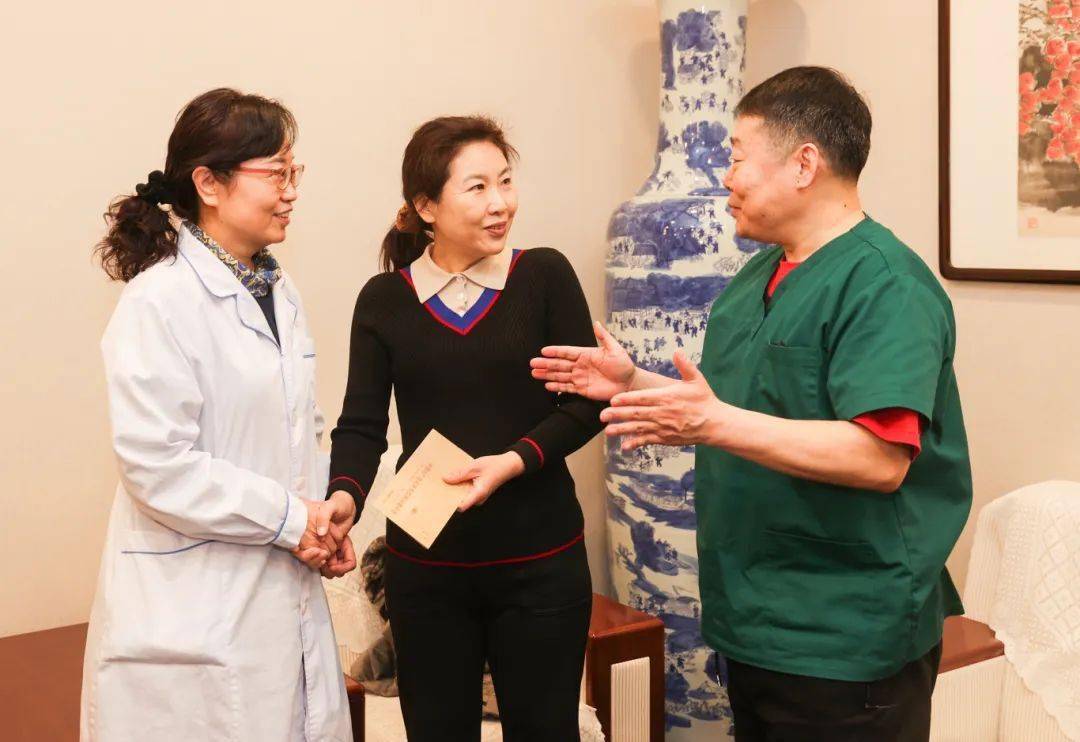 新春慰问暖人心 加油鼓劲促发展——红桥区委统战部走访慰问我院专家