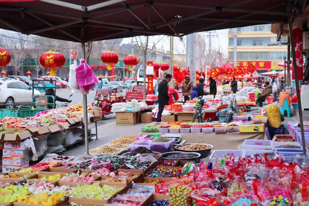 集市上热闹的场景图片图片