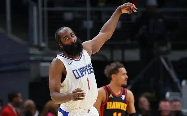 据知名数据媒体bbr统计,这是哈登快船生涯首次单场得到至少30分 10