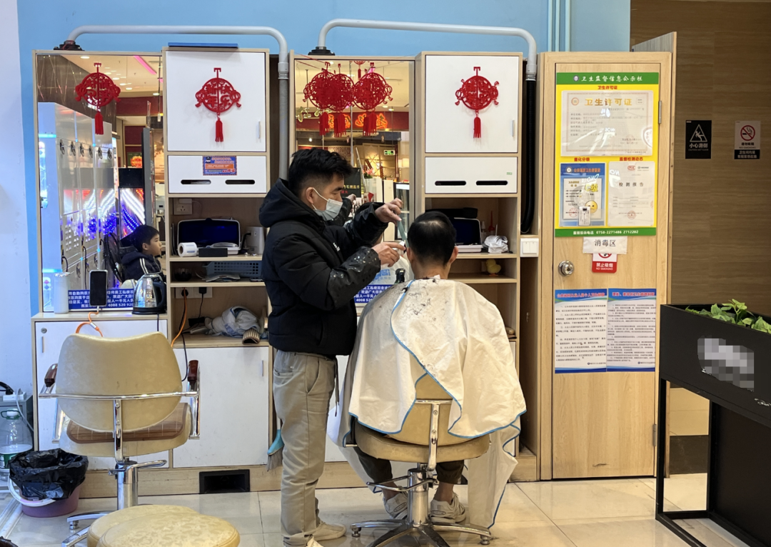 年前很多肇庆人排队做这件事!_价格_甘婉怡_市场