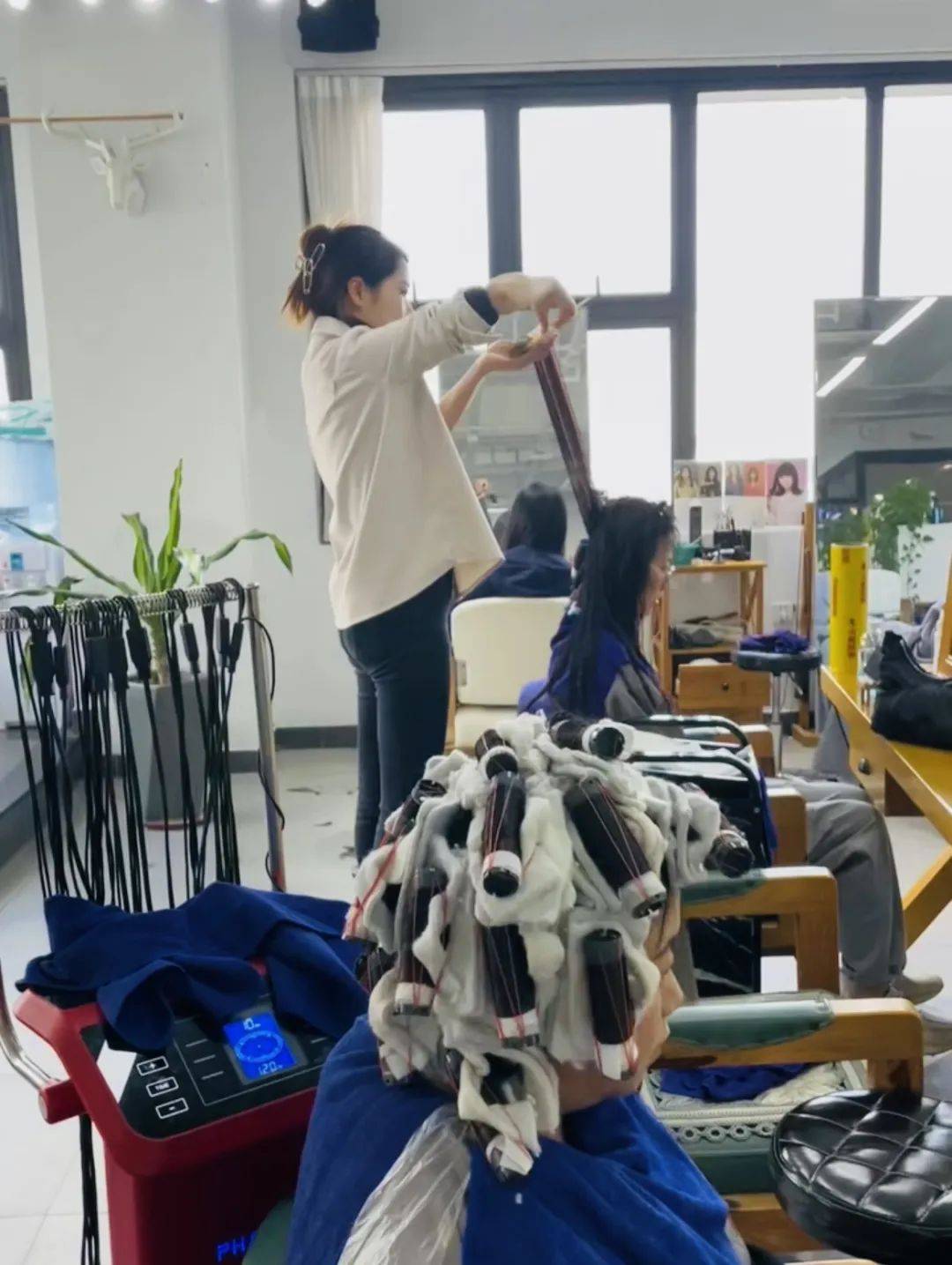 年前很多肇庆人排队做这件事!_价格_甘婉怡_市场