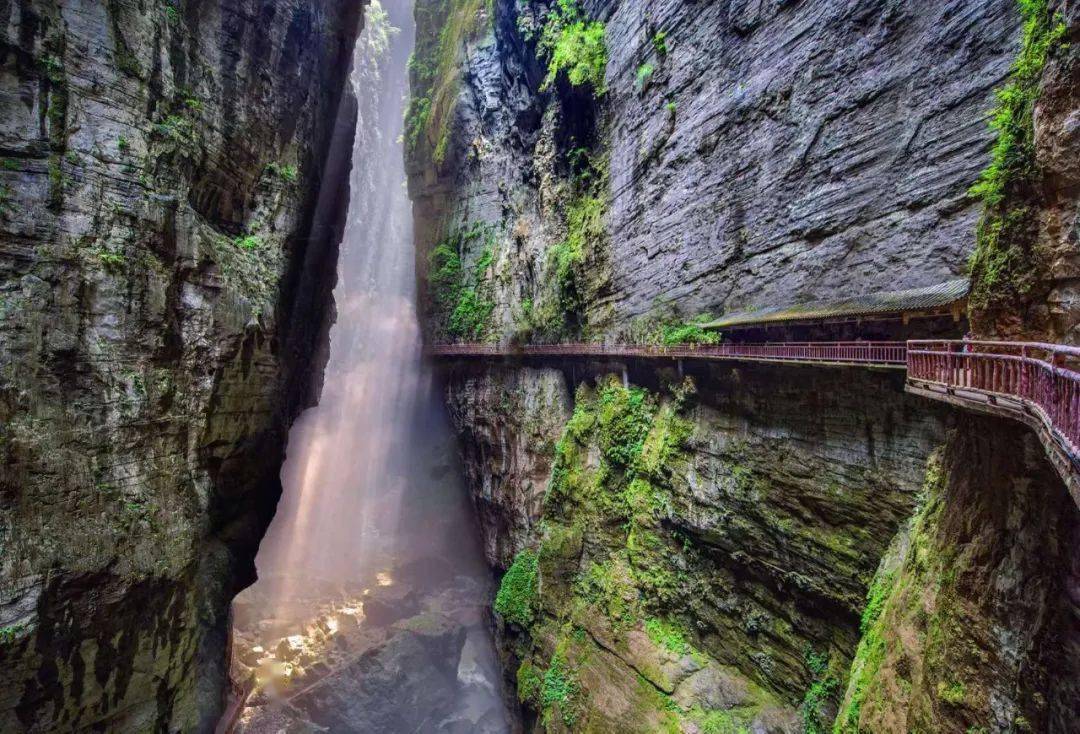 等景区濯水,阿依河,四面山大足石刻,黑山谷,万盛石林重庆境内的武陵山
