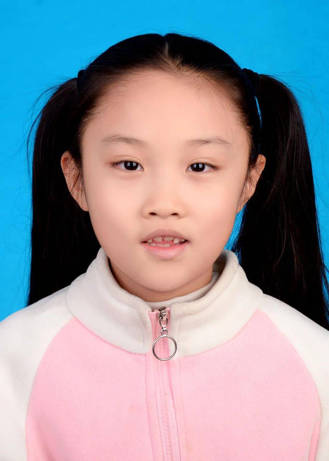 胡馨逸地矿双语小记者证号:xw02862821宋梓瑜地矿双语小记者证号:xw