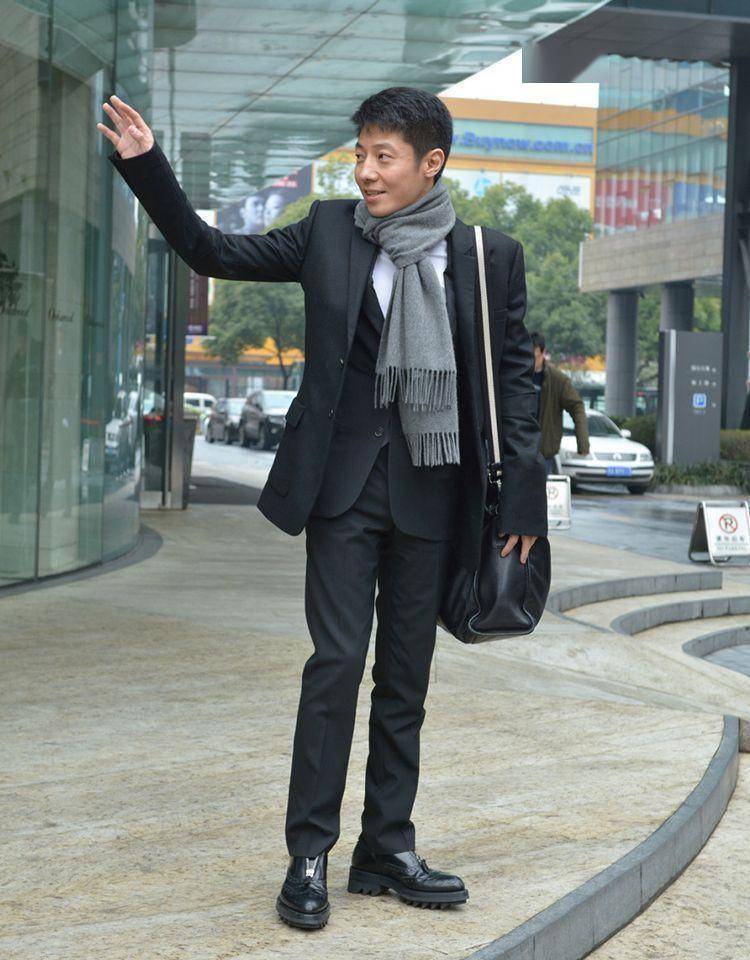 撒贝宁告诉你:西装成套穿,色不过三,小个子也能穿出大气场_身高_身材