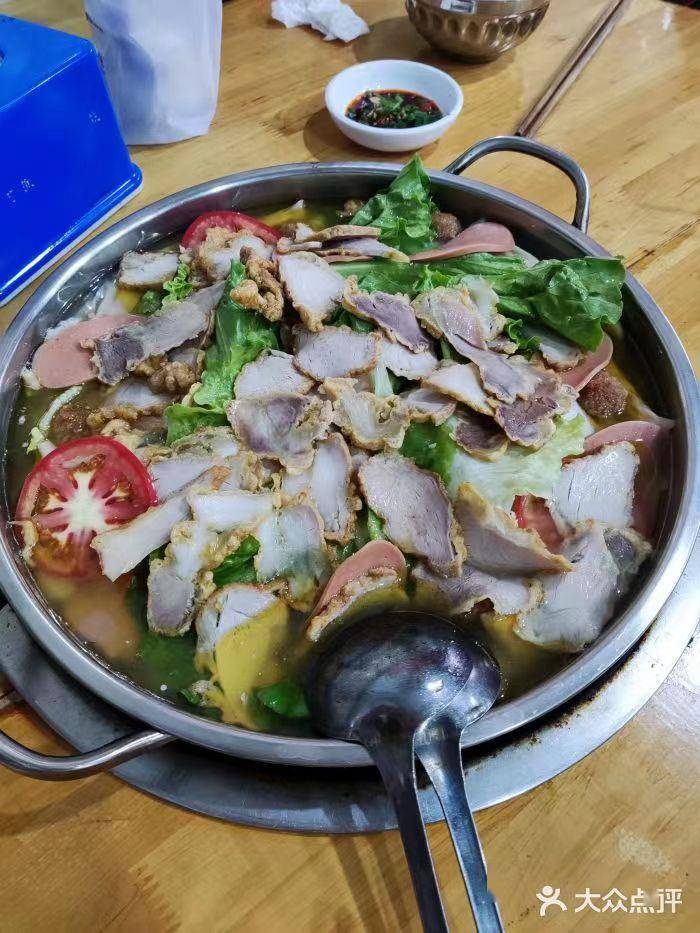 图 / 恒旅网还有乐山传统的红糖饼子,是用老面发酵,手工揉面包馅,再