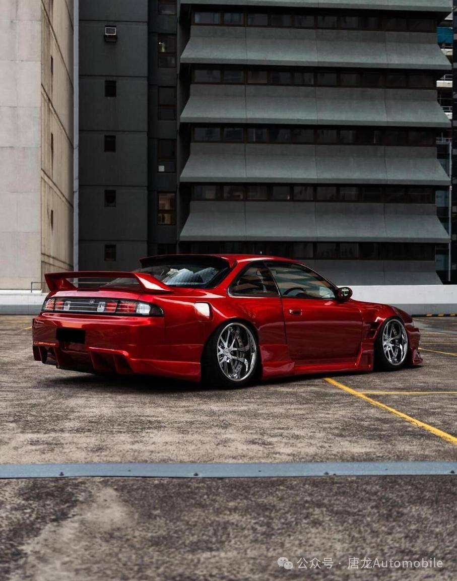 红色的跑车 只在日本出售 日产s14 silvia_搜狐汽车_搜狐网