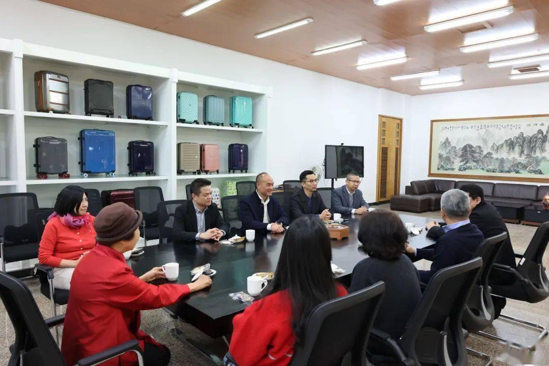 大年初一,镇领导走访慰问企业_郭明星_三乡镇_冼智前