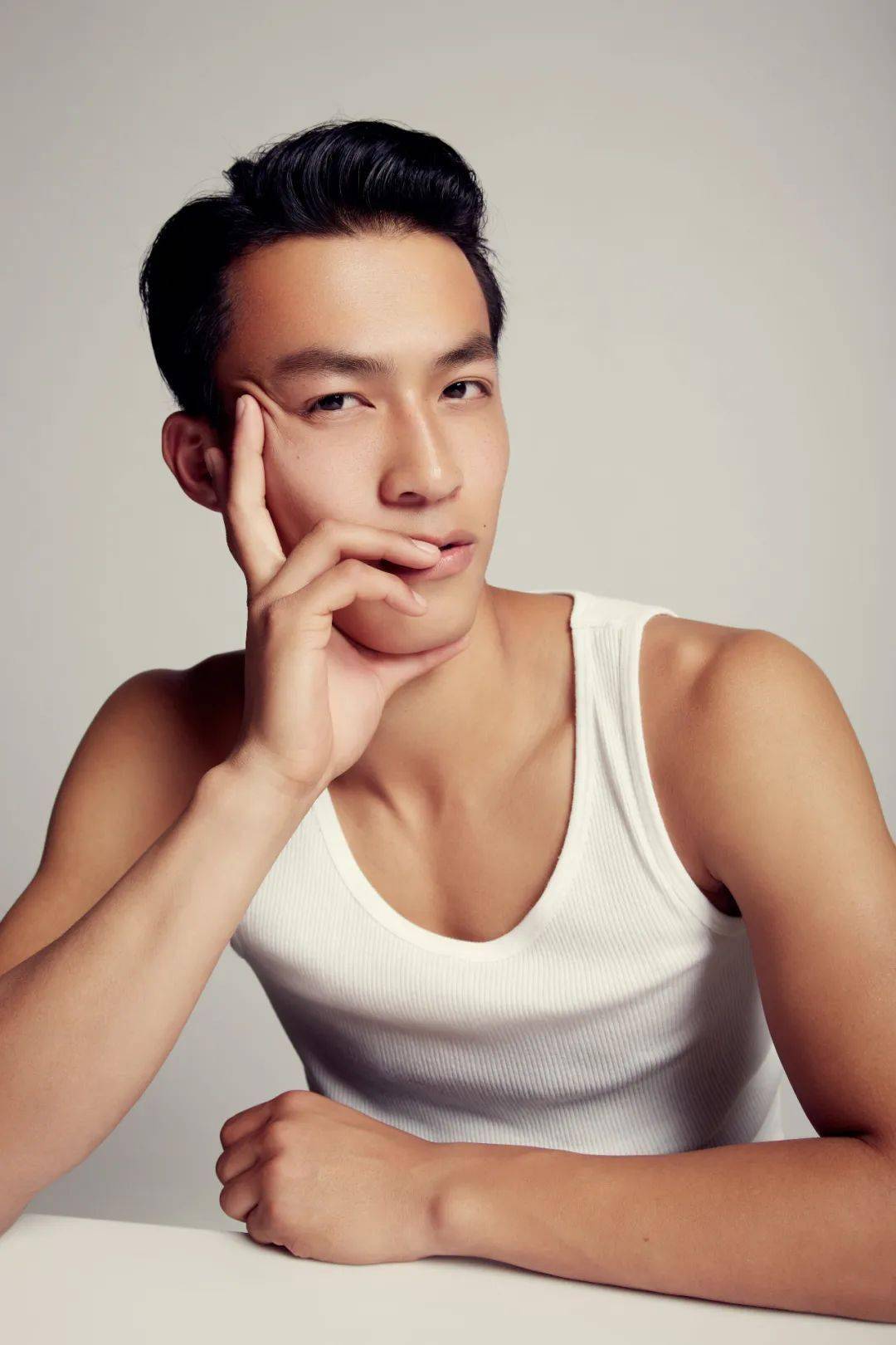 香港时尚男模疑似出柜!_梁树翘_成功_美国