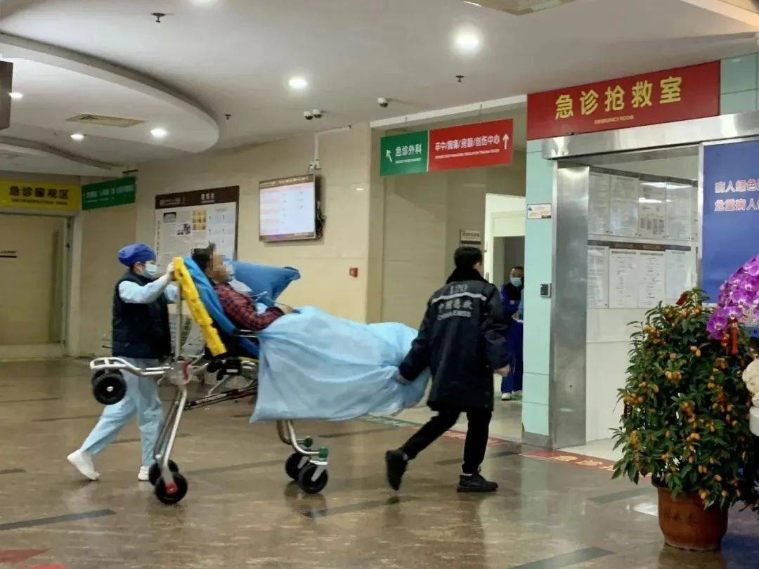 【春节我在岗】急诊科医护新年愿望:但愿世间人无恙,宁可架上药生尘