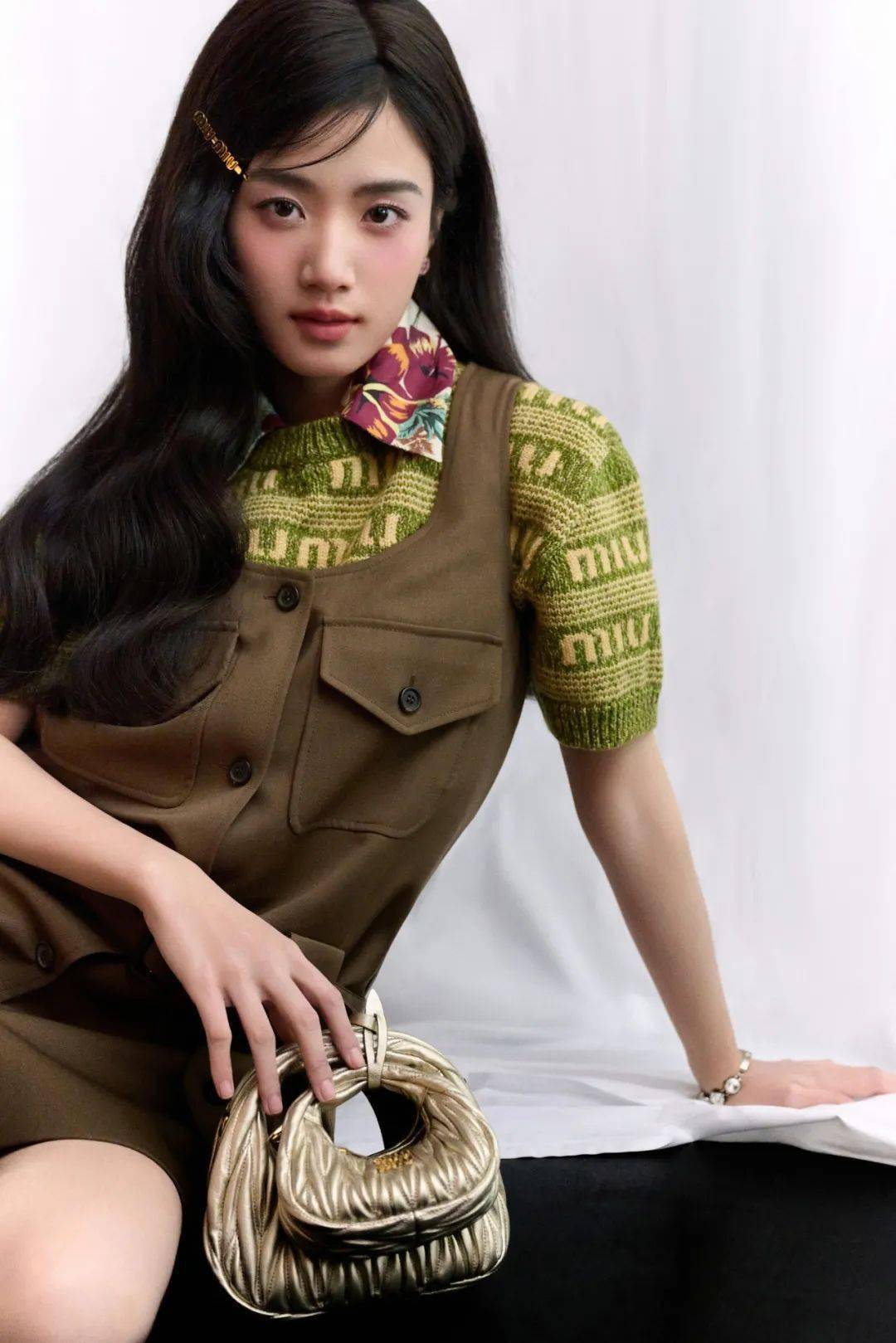 演员周依然模特贺聪模特汪曲攸模特项偞婧敬邀前往 miu