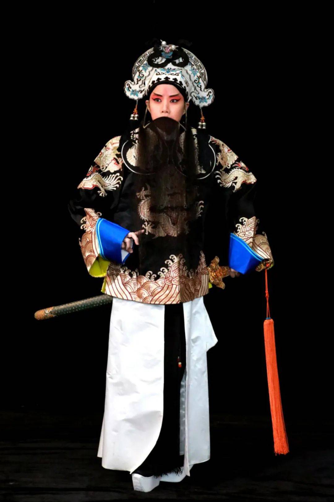 《卖水》梅 英······宋  蕊黄桂英······李艾婷剧情简介