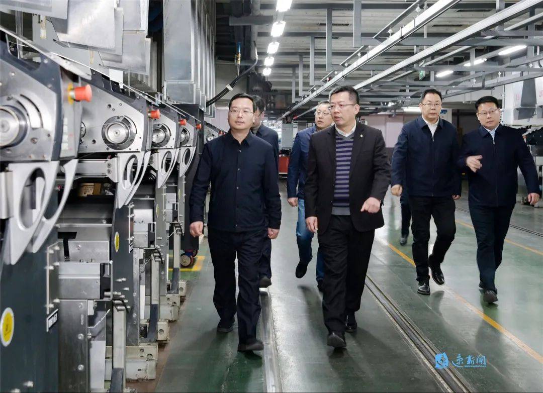 刘浩调研"春风行动"大型现场招聘会和春节期间连续