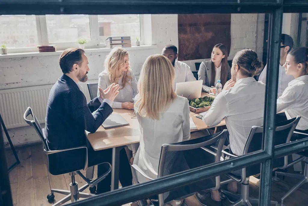 年收入千万才能进的"富人俱乐部",可能是大富人坑小